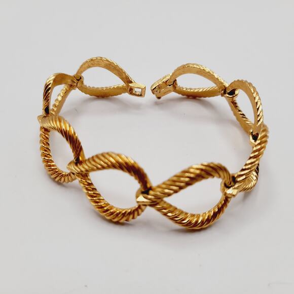 Vintage Crown Trifari Gold Link Bracelet, Twisted Rope Open Loop Design, 7 Inch - Picture 7 of 10